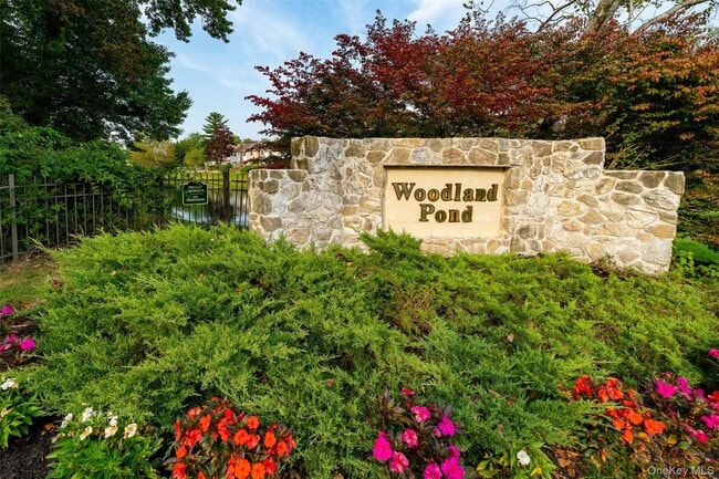 Building Photo - 100 Woodlake Dr W