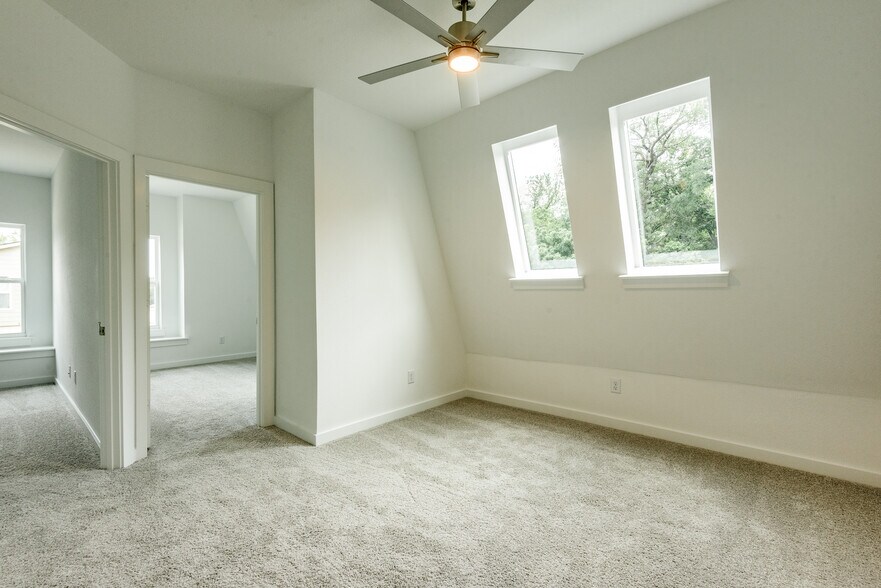 Loft - 333 Oakbend Dr