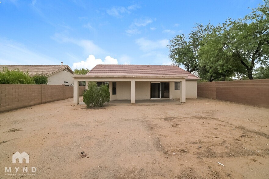 Building Photo - 2236 S 82nd Ln