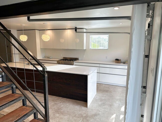 Building Photo - 5100 Orleans Ct
