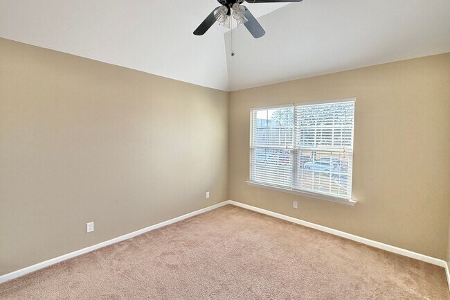 Building Photo - AVAILABLE NOW! (Small Pets Only)