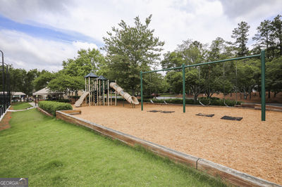 Building Photo - 9485 Nesbit Lakes Dr