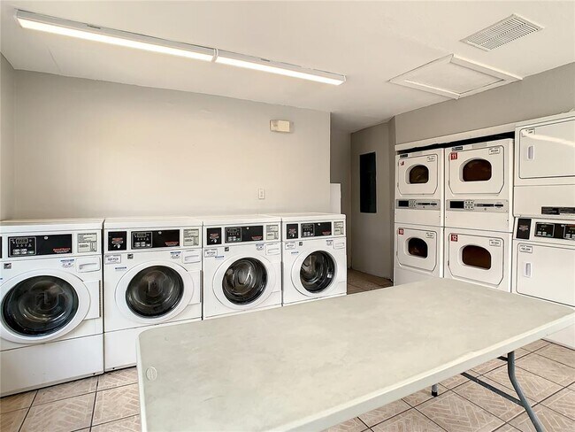 Building Photo - 4724 Walden Cir