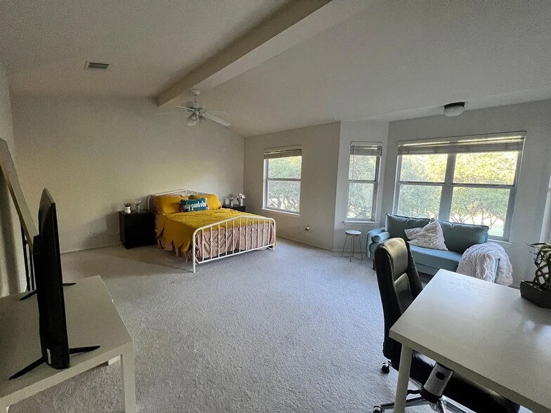 Building Photo - 2251 Shark Loop