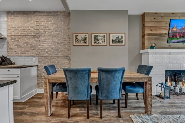 Building Photo - Furnished 1-Bedroom Lower Apartment on Main St