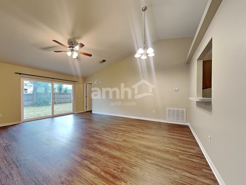 Building Photo - 1127 Dunbridge St