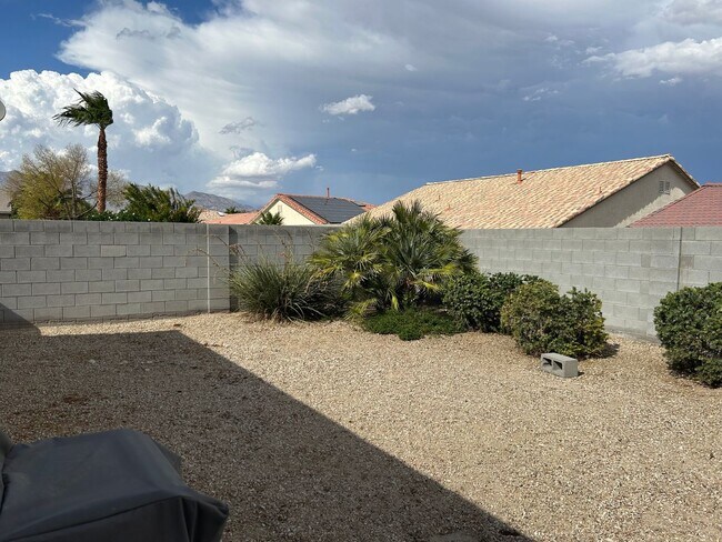 Building Photo - 5832 Vista Luna St