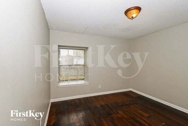 Building Photo - 5492 Scottsdale Ave