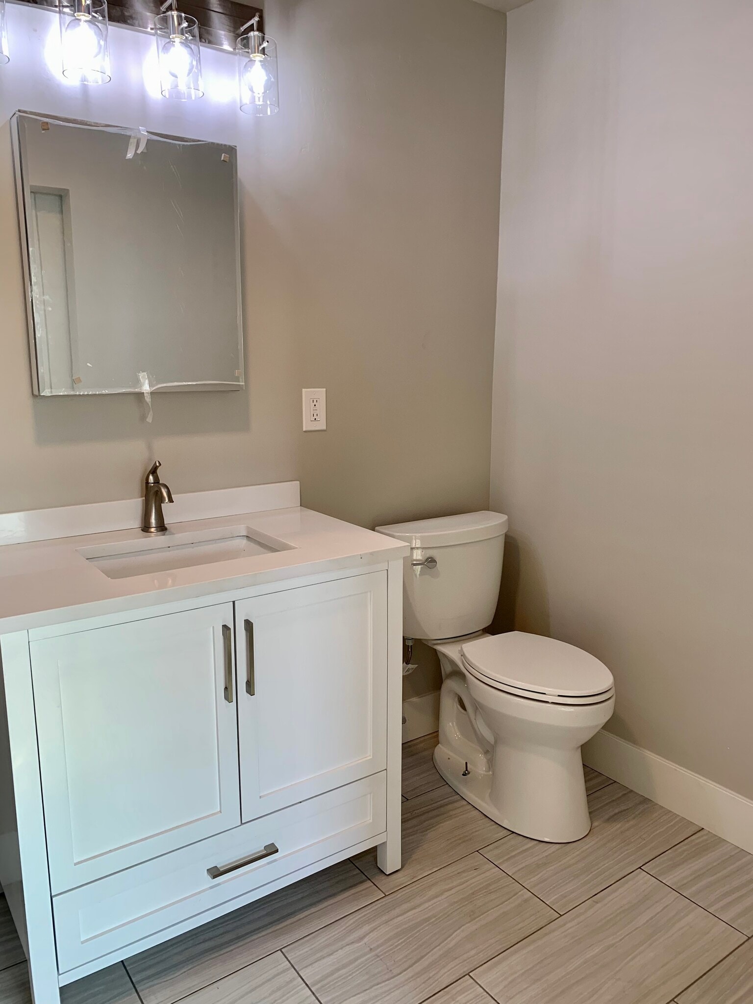 Master Bath - 3677 Lakeshore Blvd