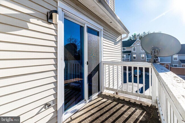 Building Photo - Elevated Comfort: Spacious Condo with Loft...