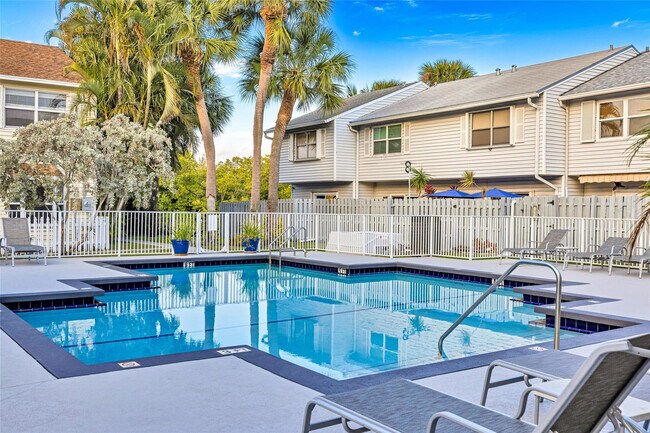 Building Photo - 1991 NE 15th Ave