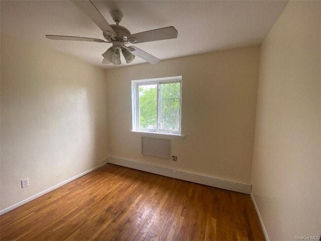 Building Photo - 943 Arnow Ave