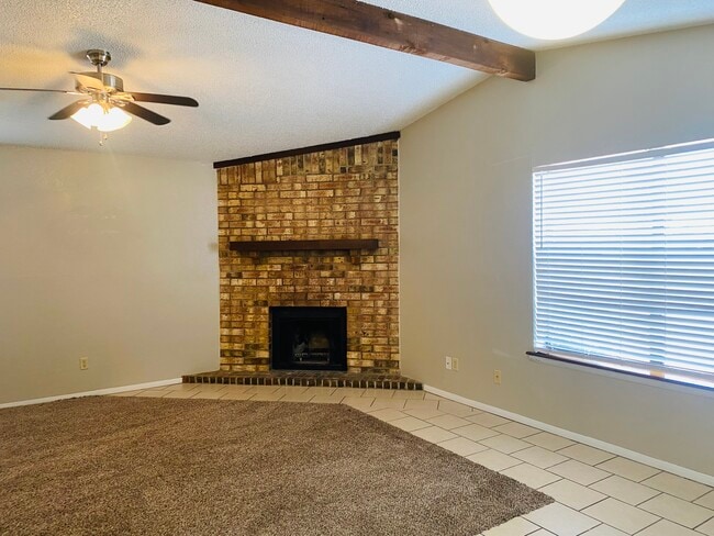 Building Photo - 830 Hardy Springs Cir