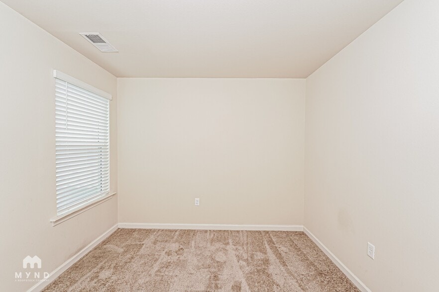 Building Photo - 6061 Rainbow Row