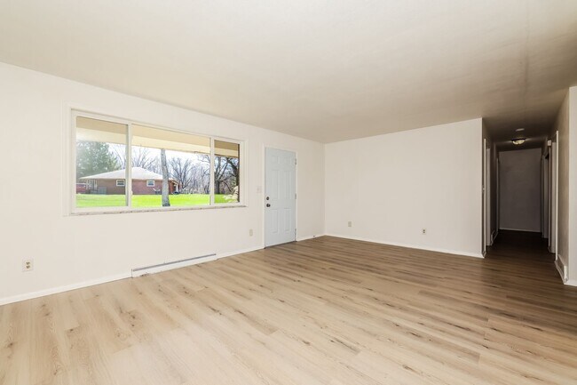 Building Photo - 425-453 Ogden Road