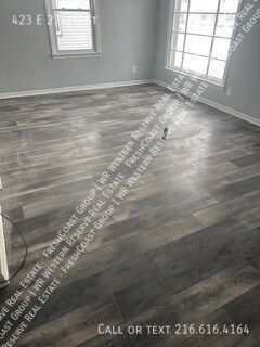 Building Photo - 423 E 274th St