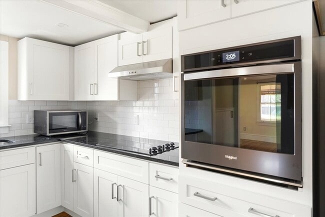 Building Photo - 85 Park St