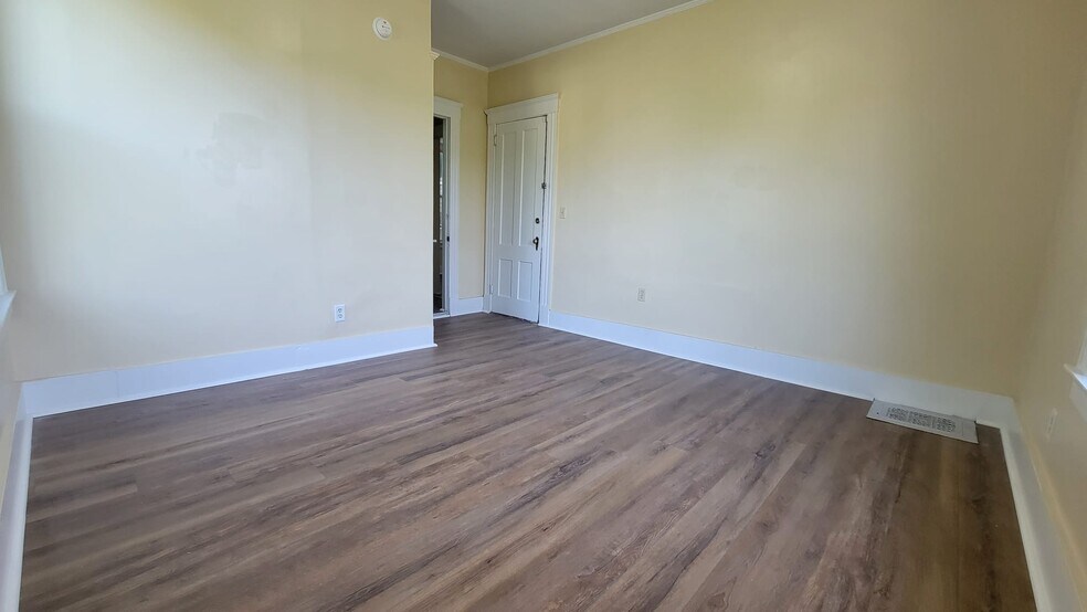 Building Photo - 1260 Whalley Ave