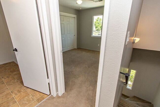 Building Photo - 1785 W North Bear Creek Dr