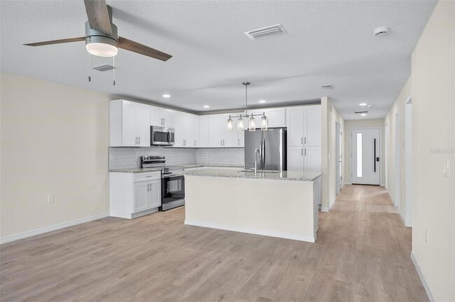Building Photo - 28 Rainstone Ln