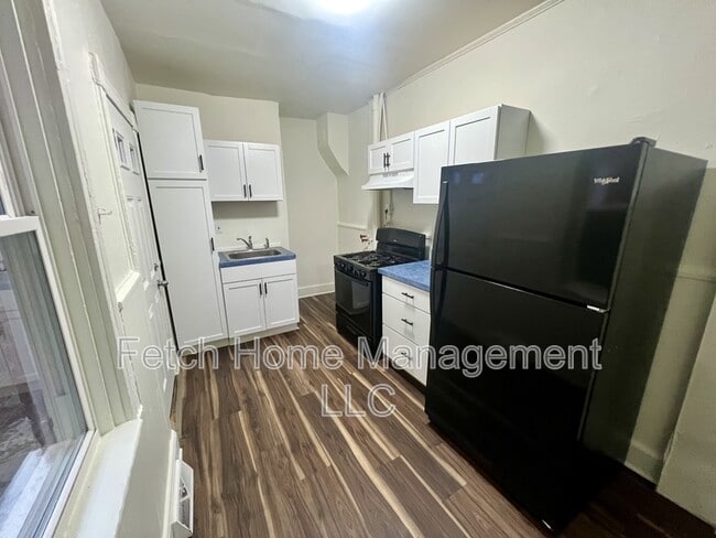 Building Photo - 462 S Christian St