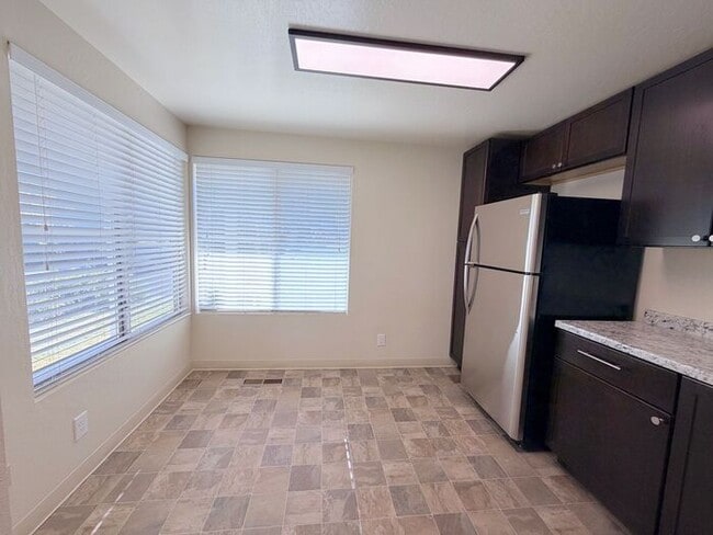 Building Photo - NW Reno Single Story House - 2 Car Garage/Fully Landscaped Yard