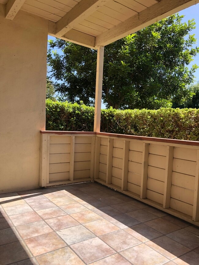 Building Photo - Spacious and lovely 2 bedroom 2 bath Condo...