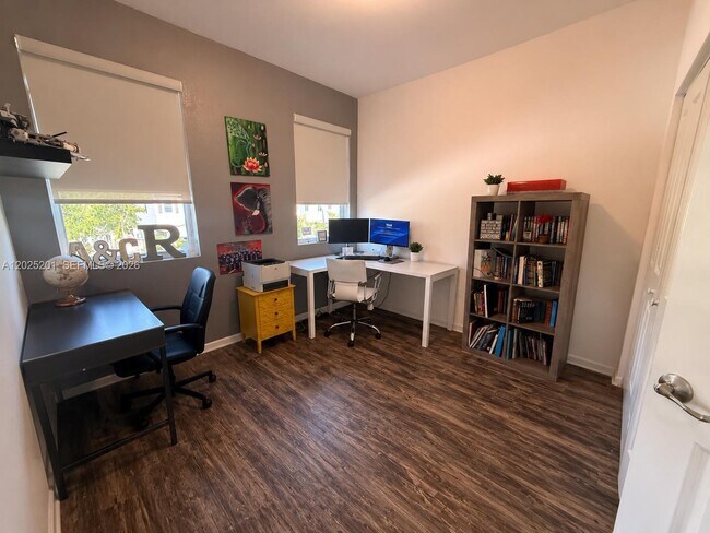 Building Photo - 25061 SW 118 Ct