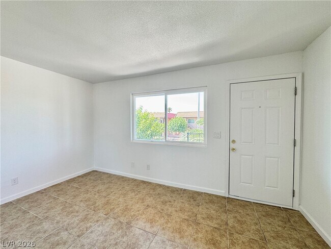 Building Photo - 2920 E Siki Ct