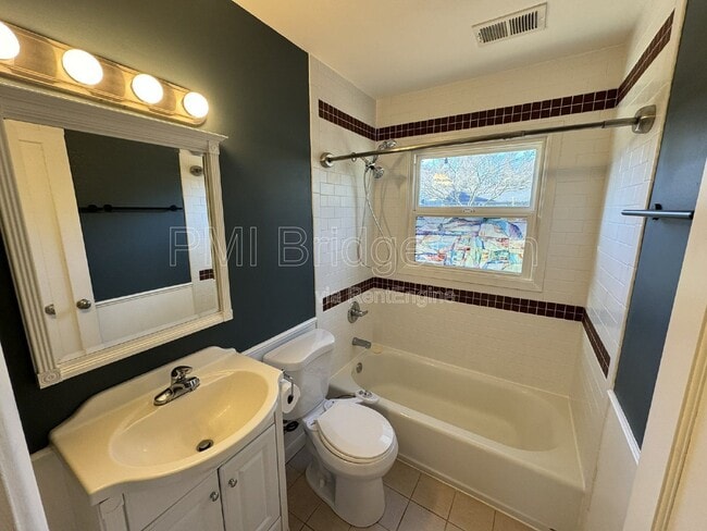 Building Photo - 9545 N Hodge Ave