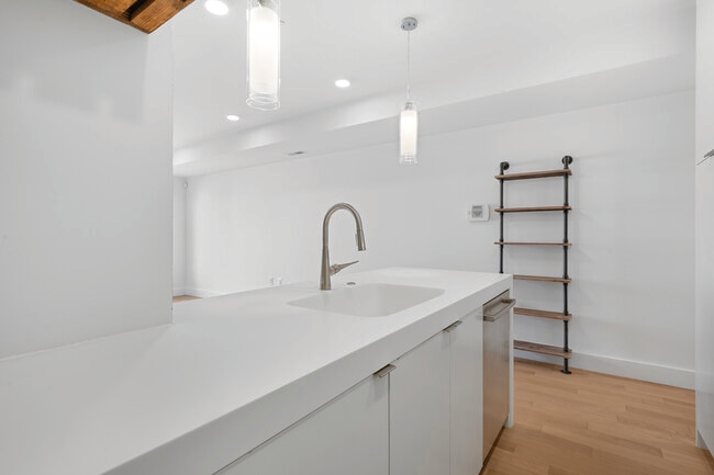 Building Photo - 1515 K St SE