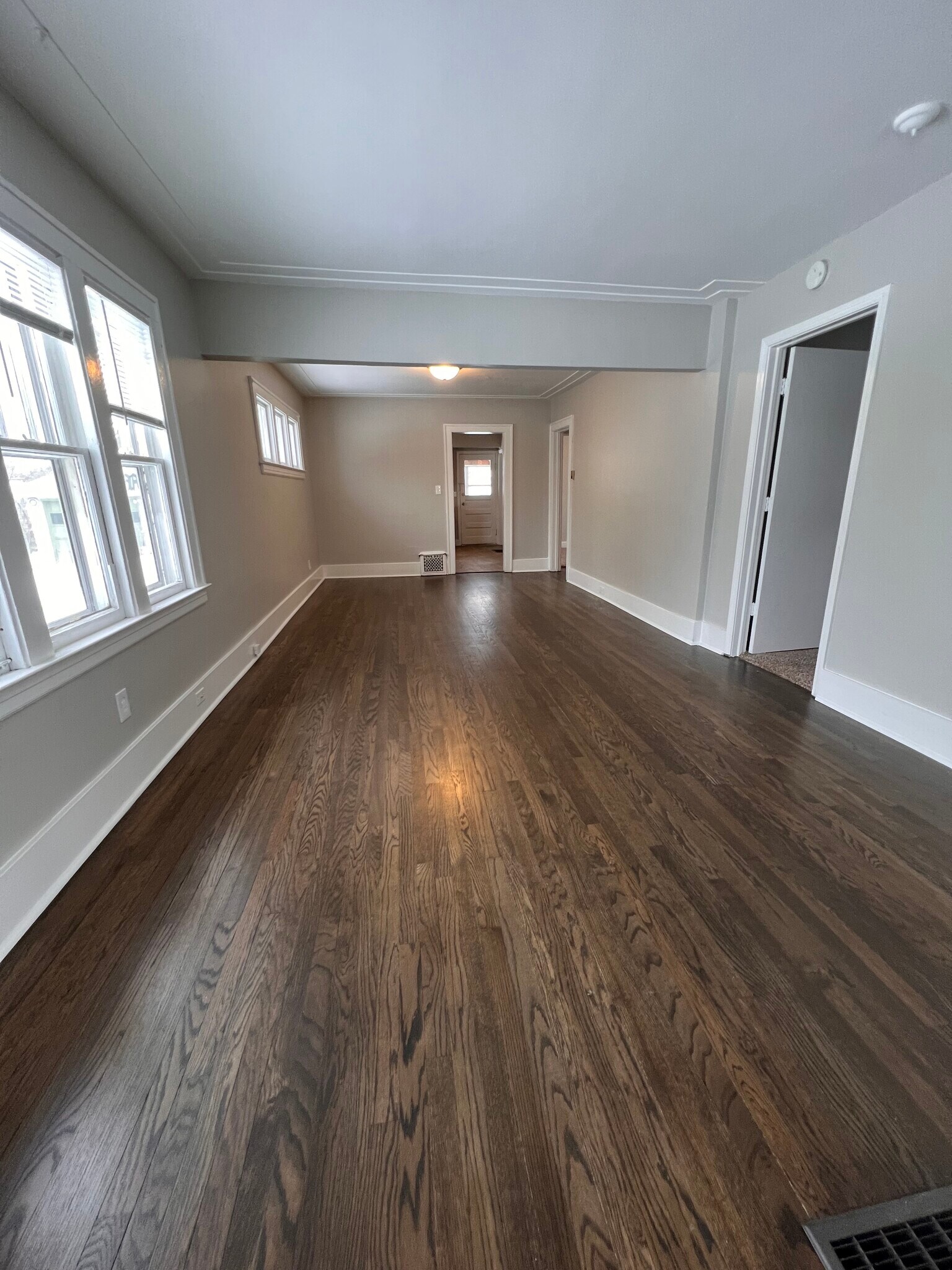 Building Photo - 1343 Houseman Ave NE