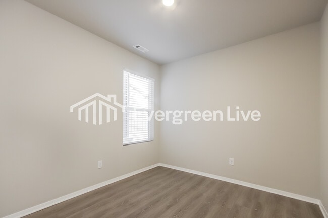 Building Photo - 6509 NW Kathleen St