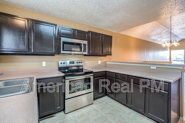 Building Photo - 721 Westover Dr