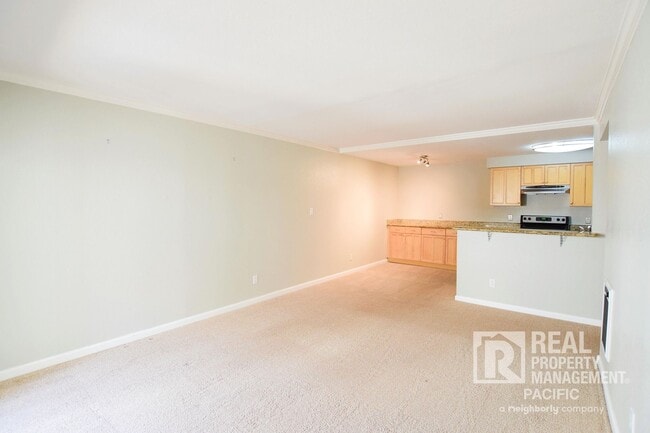 Building Photo - Bright & Spacious 1-Bedroom in Prime Oakla...