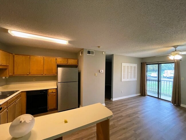 Building Photo - 6634 Willow Pointe Dr NW