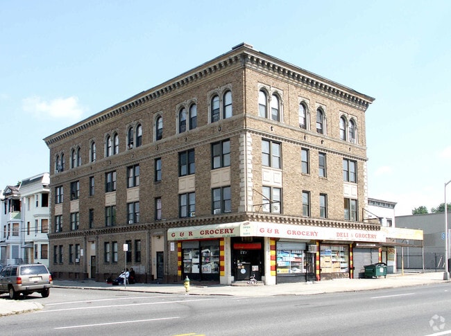 Primary Photo - 585 Central Ave
