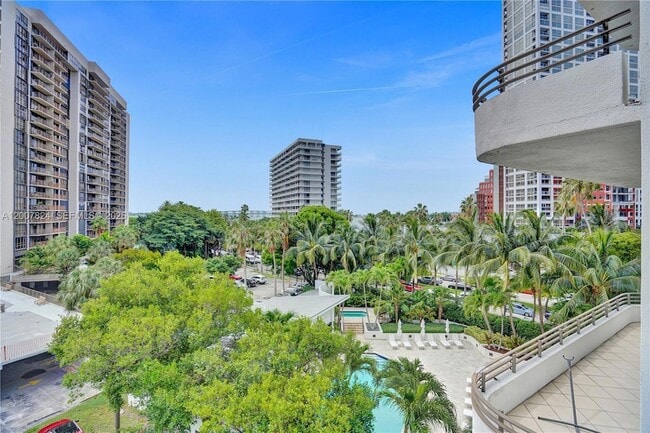 Building Photo - 151 SE 15th Rd