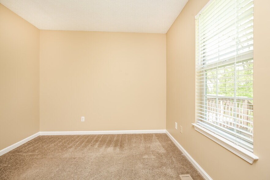 Building Photo - 1417 Quail Run