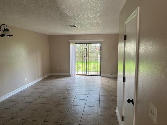 Building Photo - 135 Jones Ln