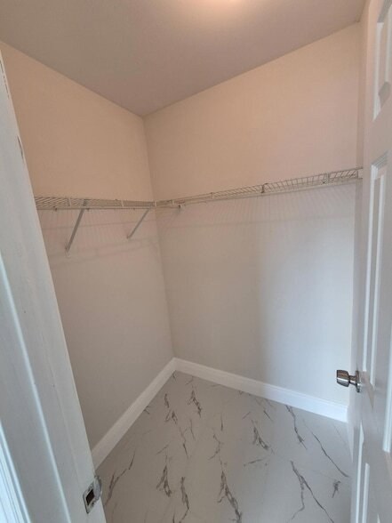 Building Photo - 3198 49th Ln S