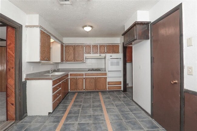 Building Photo - 24 SW 54th St