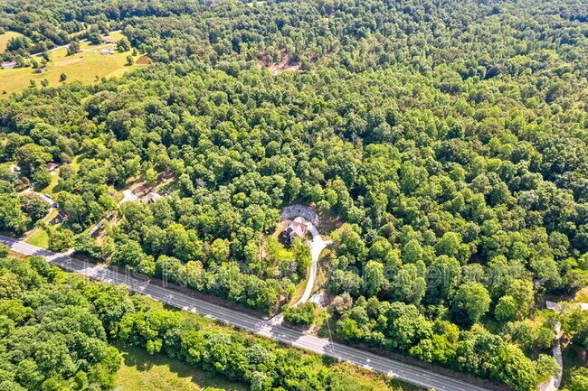 Building Photo - 6466 Hwy 48 N