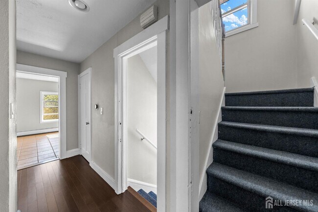 Building Photo - 1237 S 10th St
