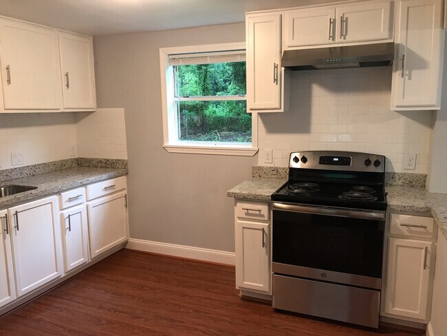 Building Photo - beautiful just remodeled home in Jones Creek. Move In Ready!