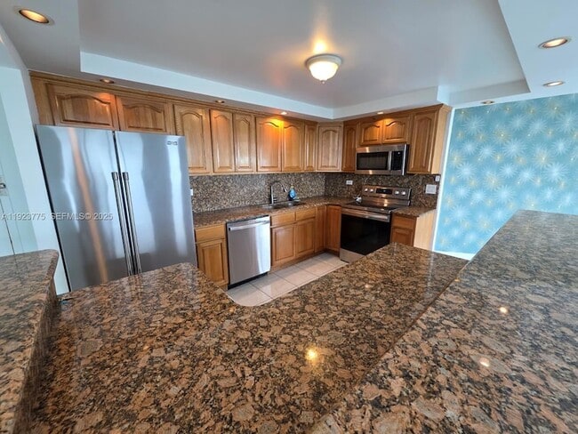 Building Photo - 7135 Collins Ave