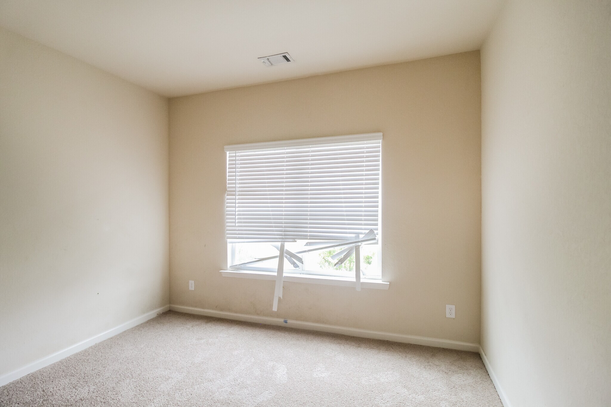 Building Photo - 140 Innis Brk Cir