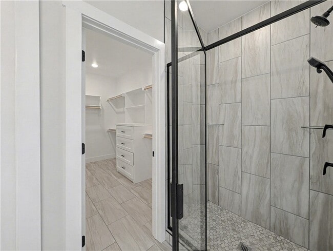 Building Photo - 6807 SW Basswood Ave