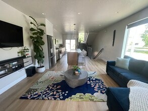 Building Photo - 433 E 2100 S