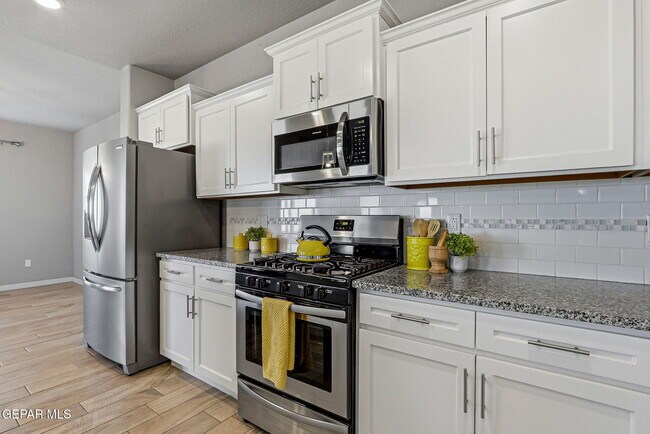 Building Photo - 3328 David Palacio Dr